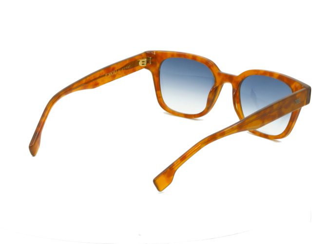 Lunettes-de-soleil-Ekkiu-KT-22400-B-Vue-biais-arriere